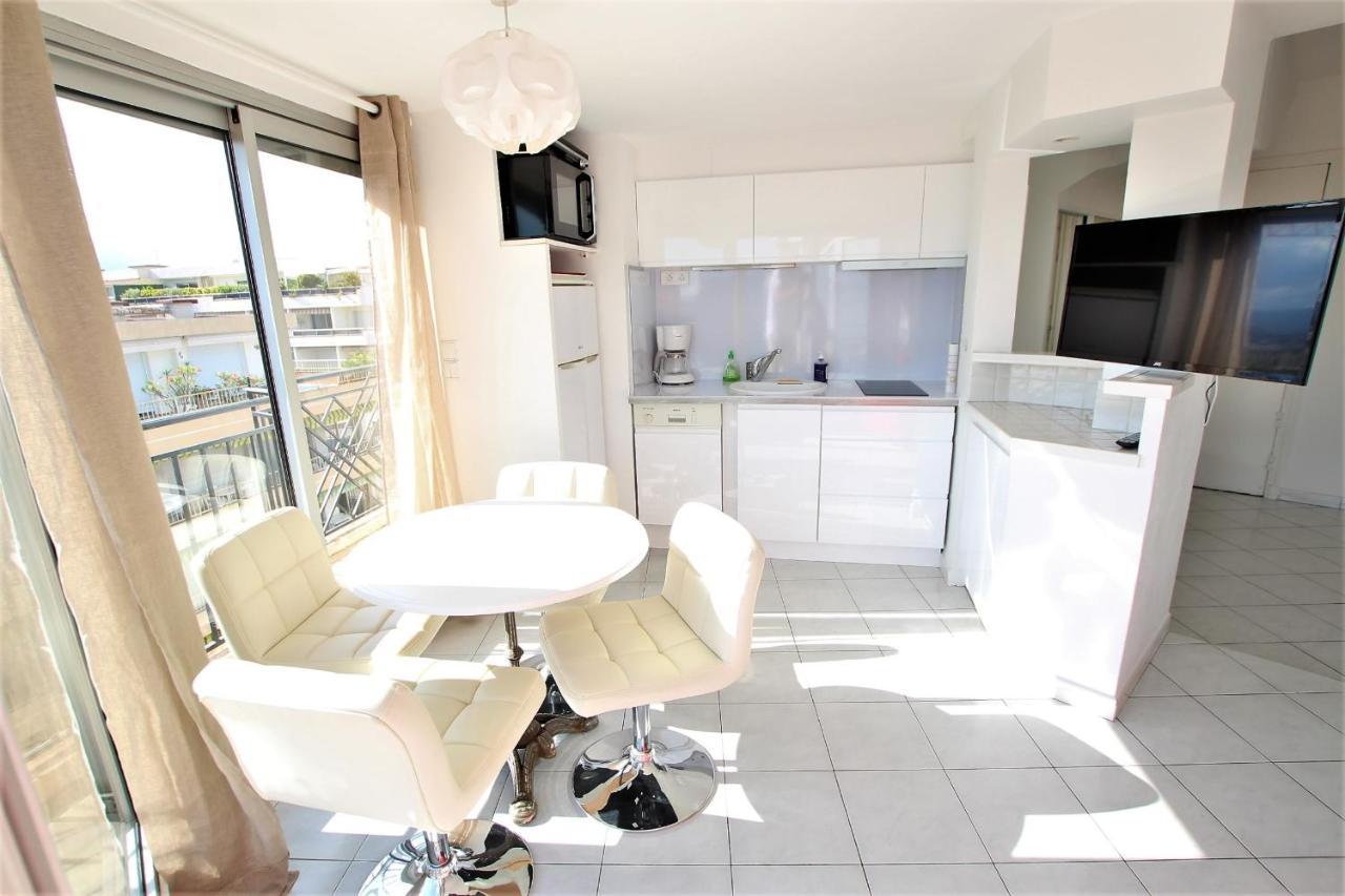 Nice Apartment Last Floor With Terrace And Clear View On The Sea Cannes Exterior photo